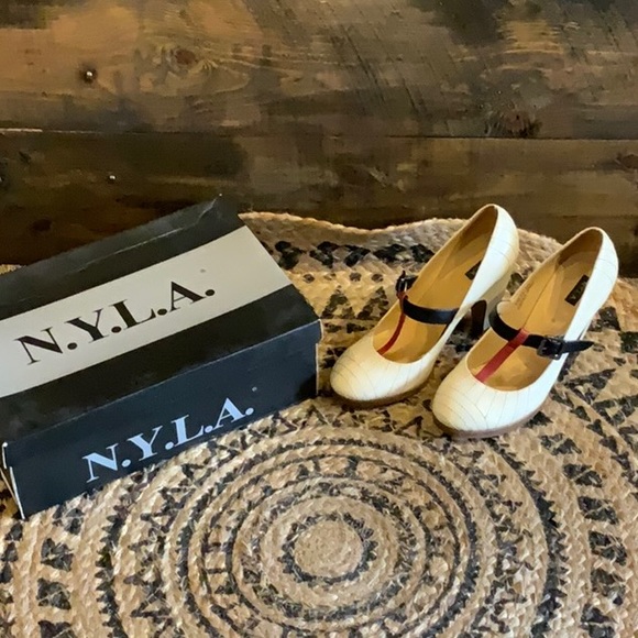 N.Y.L.A. Women’s Vintage Style Shoes Size 8.5 - Picture 1 of 6